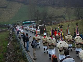 (Inauteriak) Zubietatik   Ituren bidean