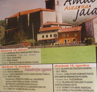 Aizarnako jaien egitaraua  erakusten du  argazki honek.Gozatzeko Aizarnara etorri behar du egun hauetan.