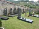  Ezagunak eta familian falta direnak oroitzen ditugu  Domu santu egunean. Orretarako hilobiak apaindu eta bisita egiten diogu. Aizarnako Hil Herria apainduta ikusten da egun orretarako.