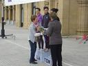 Bera arduratu zen garaile guztiei sariak eta dominak banatzen. ( 1 )