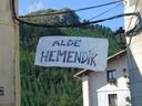 Elkartearen arazoa dela eta Aizarnako irteeran dago pankarta hau ere.